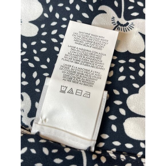 Cabi Blue Floral V-Neck Blouse Short Sleeves Dotted Print Lightweight Top Size L - Picture 10 of 11